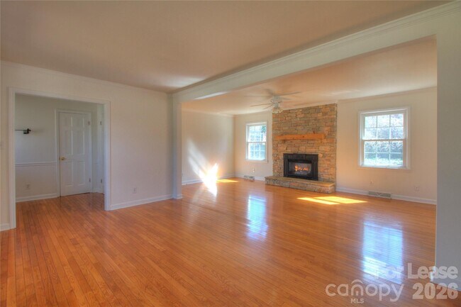 Foto del edificio - 4306 Creemore Dr