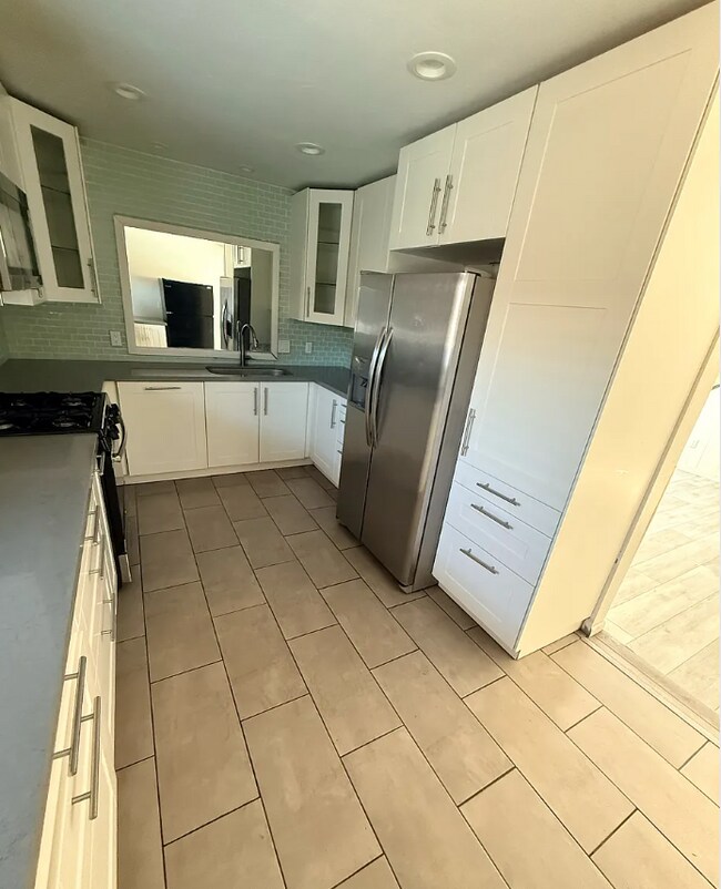 Building Photo - 5203 E Falls View Dr