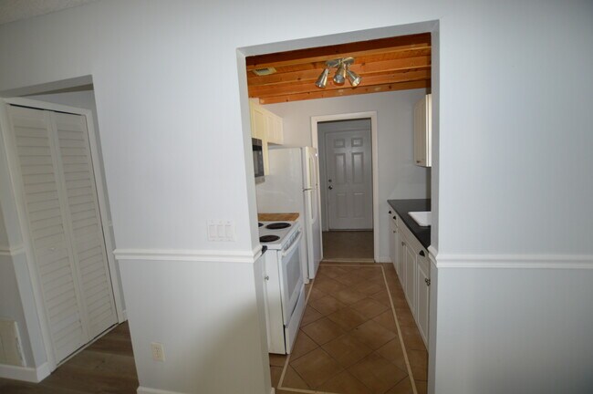 Foto del edificio - 4516 Kirkland Ave