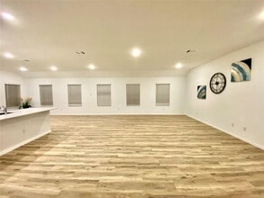 Building Photo - 3724 Moss Hl Rd