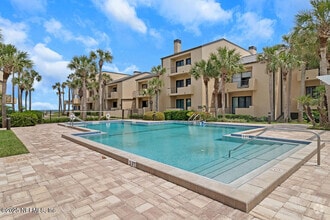 Building Photo - 810 Spinnakers Reach Dr