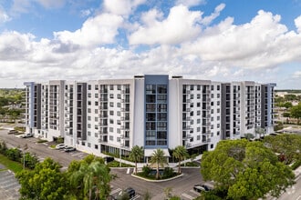 Building Photo - Metropolitan Coral Springs