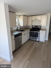 Building Photo - 1446 12th Ave