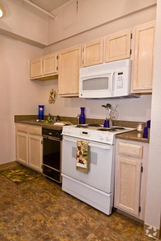 Kitchen - Gravier Place Apartments