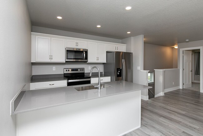 Foto del edificio - Available July 1st!!