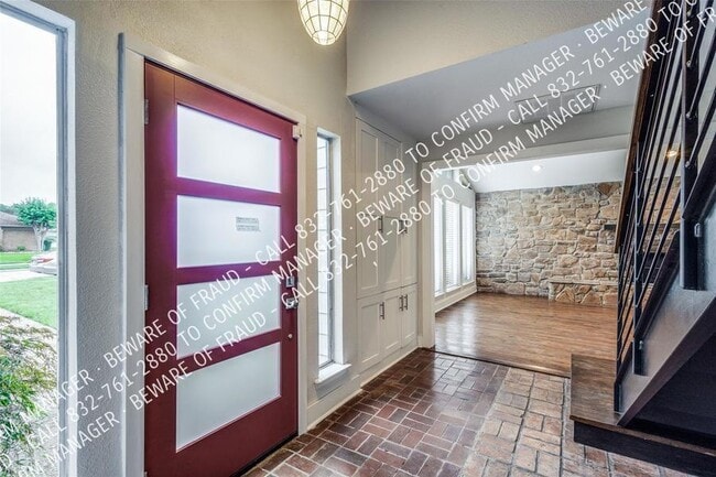Photo - 3800 Graphic Pl House