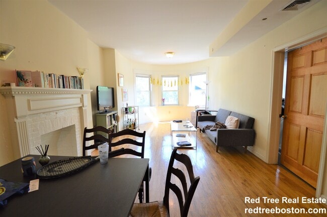 Building Photo - 1406 Beacon St