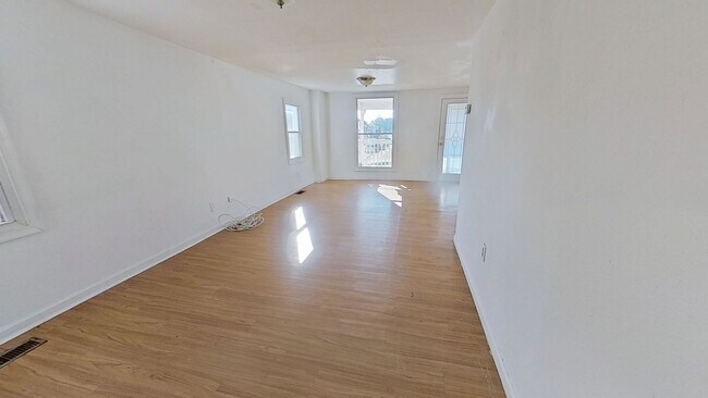 Building Photo - Single Family Home