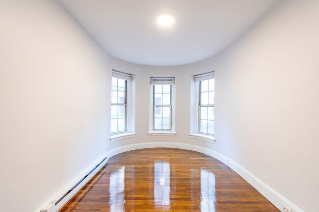 Foto del edificio - 1637 Massachusetts Ave