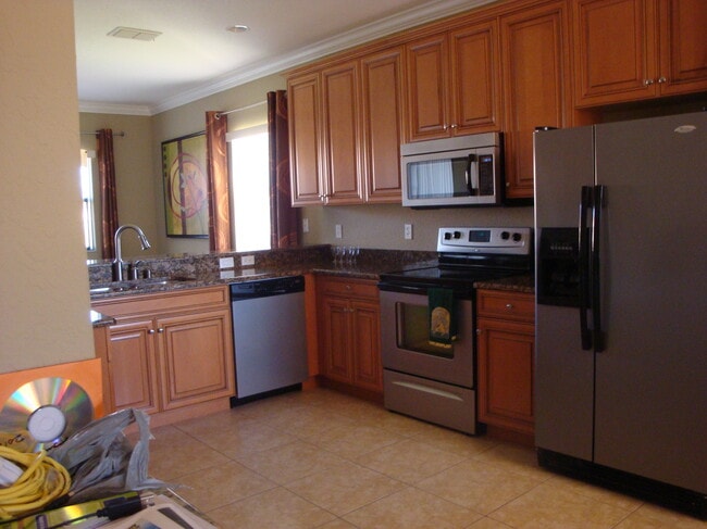 Building Photo - 1250 Clove Dr