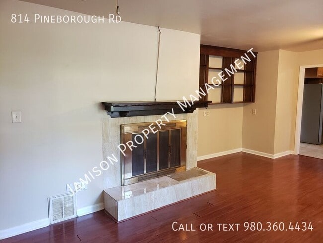 Foto del edificio - 814 Pineborough Rd