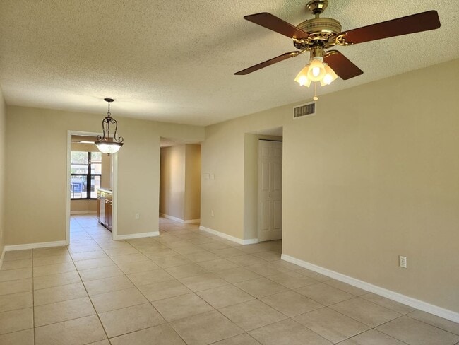 Building Photo - 1320 Pasadena Ave S