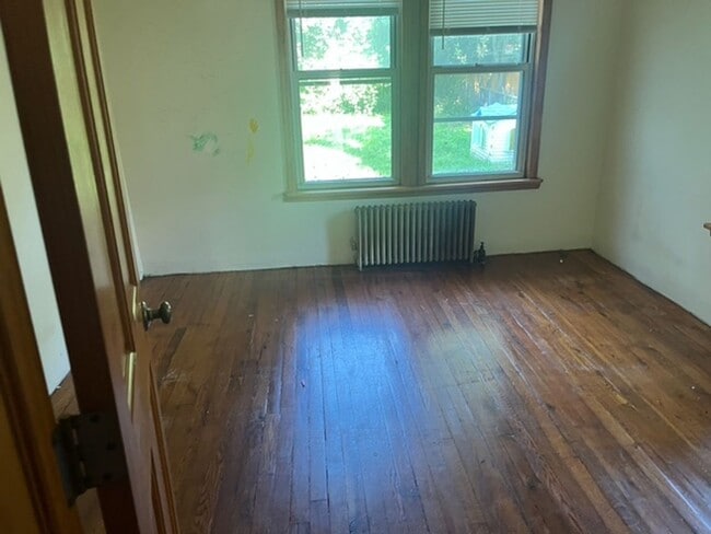 Building Photo - 12 Belding St