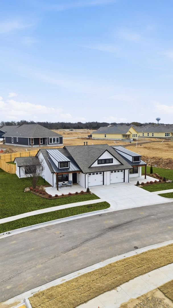 Foto del edificio - Move In Special! Lawn Care Included! Fully Remodeled 2/1/1