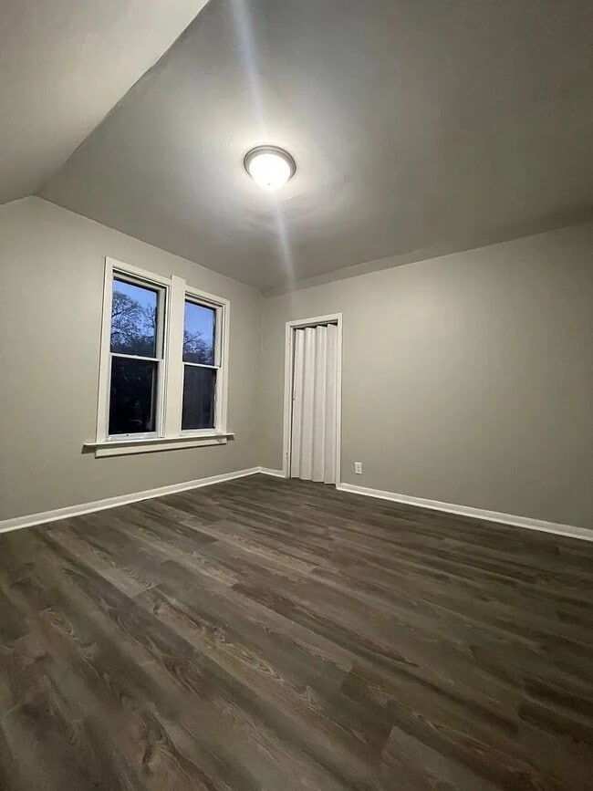 Building Photo - Charming 5 Bedroom Home for Rent!
