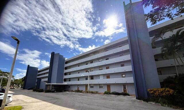 Foto del edificio - 5301 NW 2nd Ave