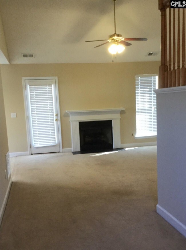 Building Photo - 325 Kenmore Park Dr