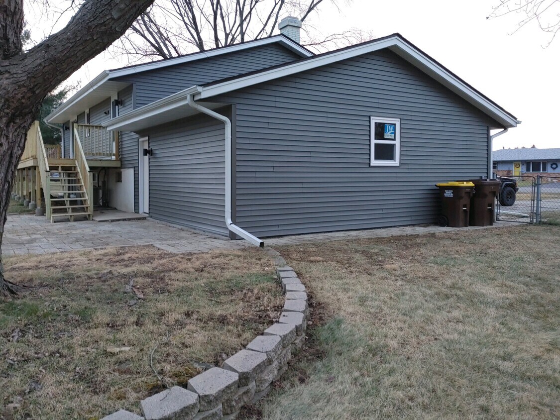 Building Photo - 9821 Katie Ct