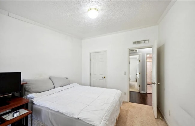 Foto del edificio - 5634 Clay St