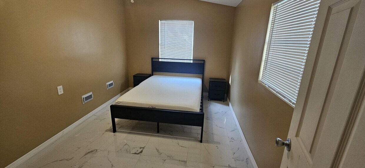 Foto principal - 10357 Anson Rd