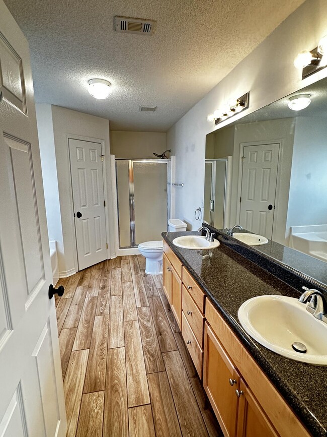 Building Photo - 9673 Parker Lake Cir
