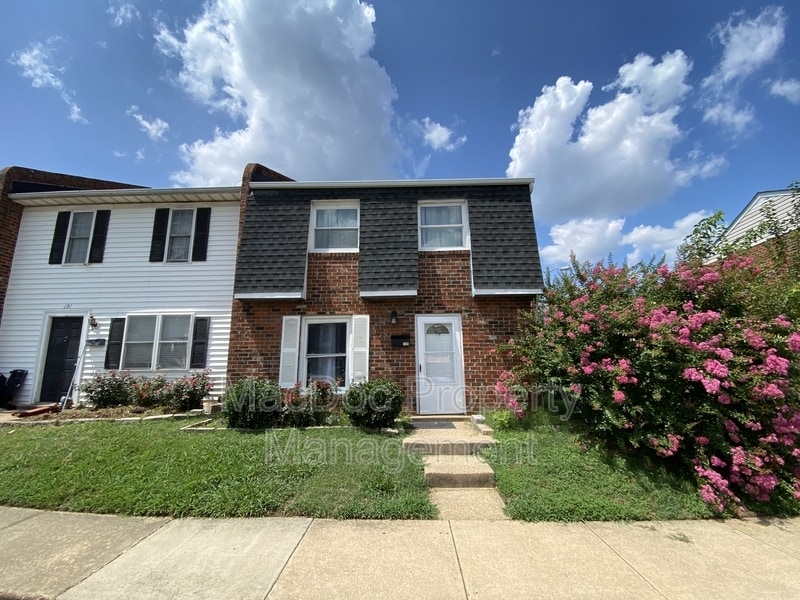Primary Photo - 129 Hickok Cir