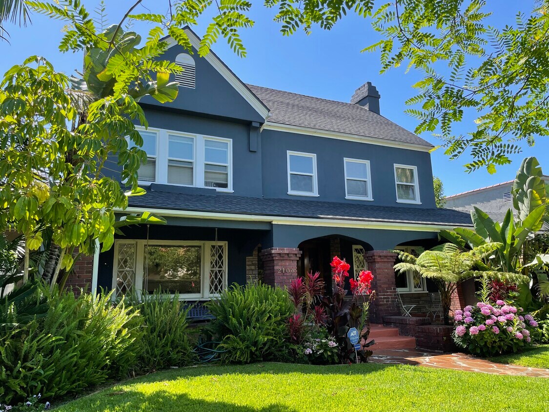 Front of House - 2106 S Victoria Ave