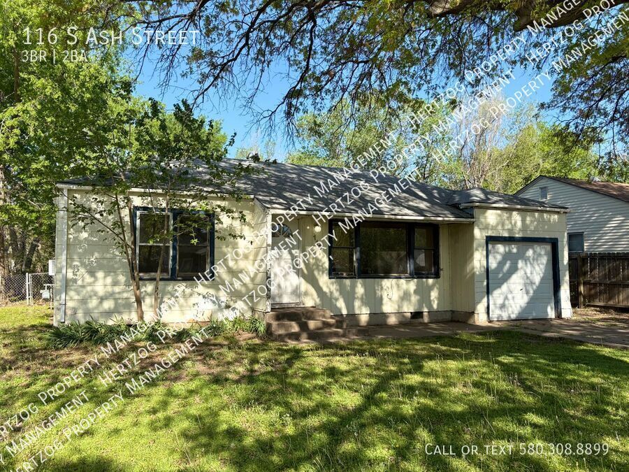 Foto principal - 116 S Ash St