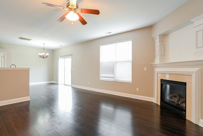 Foto del edificio - 7035 Winding Cedar Tr