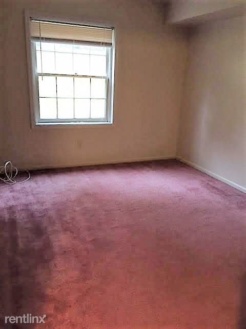 Building Photo - 2 br, 1 bath Condo - 940 Adam Dr Apt B