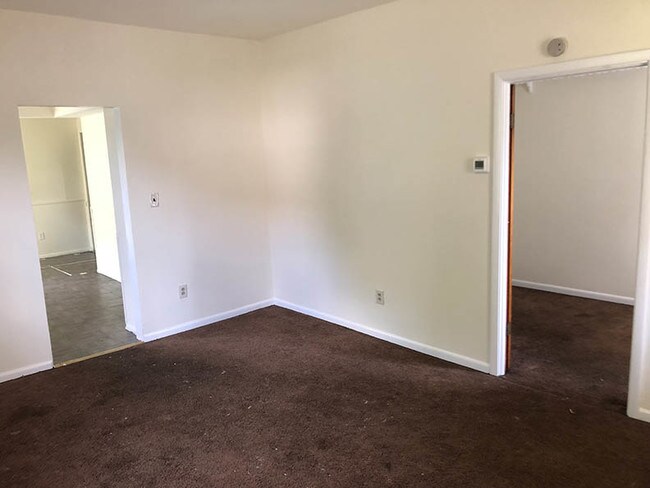 Foto del edificio - 3865 E 57th St