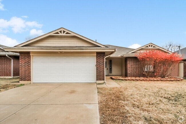Building Photo - 16 N Greengate Dr