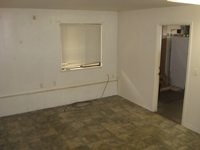 Building Photo - 453 Stimson Ave