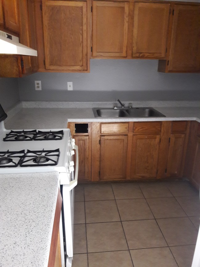 Building Photo - Athol Apartments