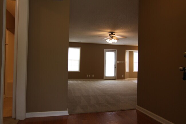 Building Photo - 415 Faulkner Dr