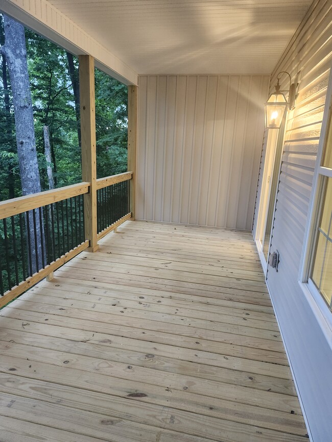 Private deck - 347 Beechwood Ln