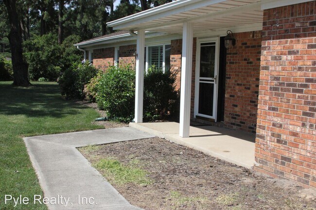 Foto del edificio - 4 br, 2.5 bath House - 2349 Custom Circle