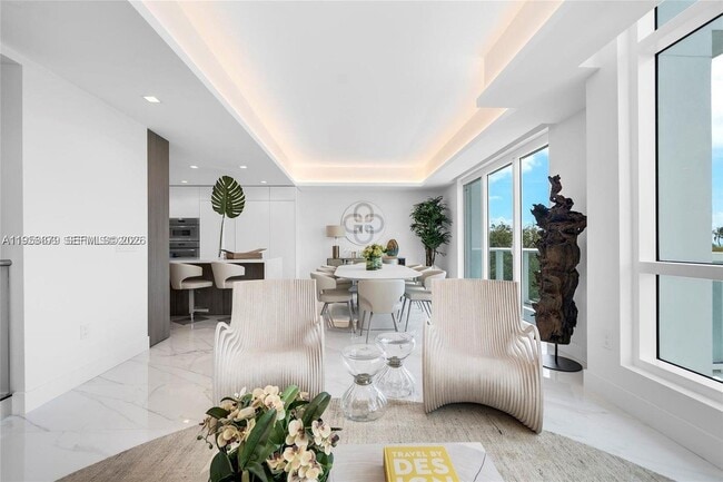 Foto del edificio - 100 South Pointe Dr