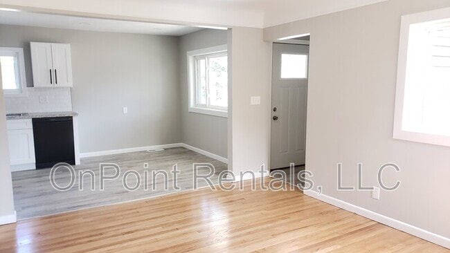 Building Photo - 15161 Harrison St