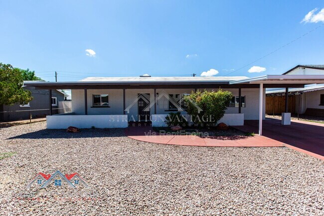 Foto del edificio - 6415 E Aspen Ave