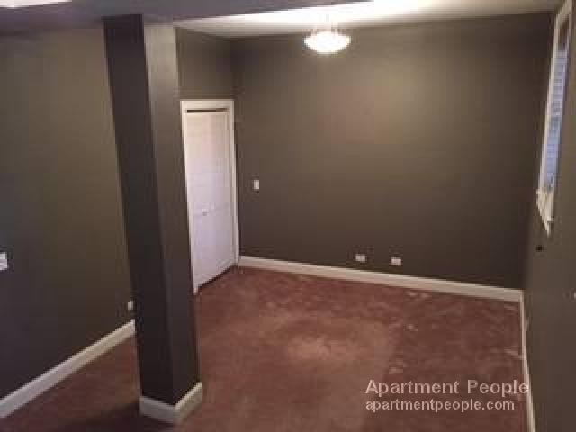 Building Photo - 1538 W Thorndale Ave