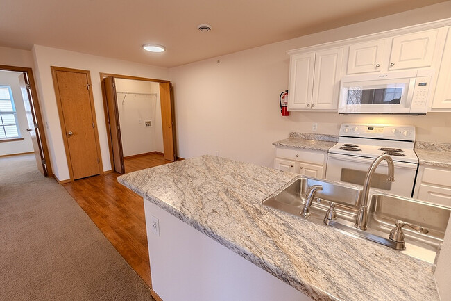 Kitchen and Dining Area - Plainview Park