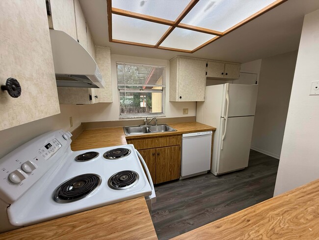 Building Photo - 5600 59th Way N