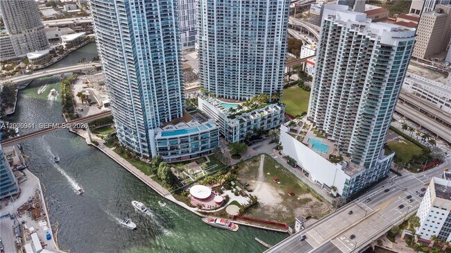 Foto del edificio - 90 SW 3rd St