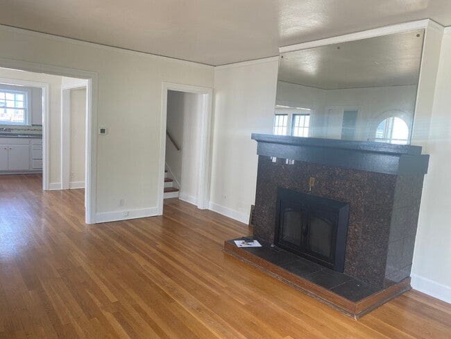 Building Photo - 1818 NE 51st Ave
