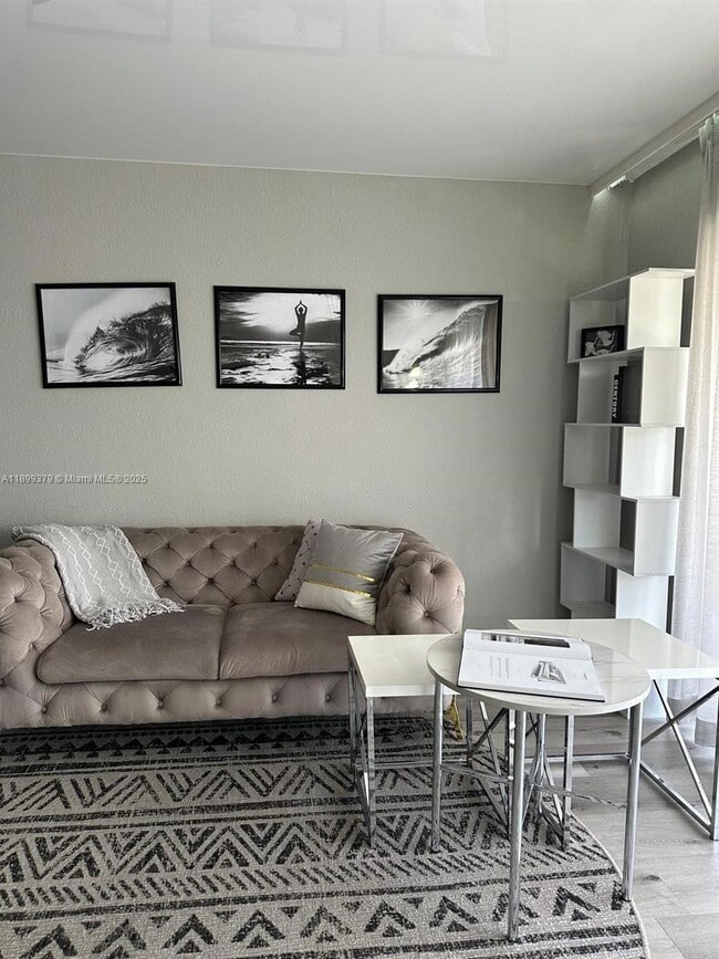 Building Photo - 20201 NE 29th Ct