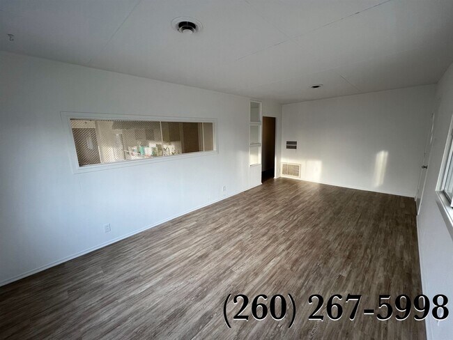 Building Photo - 916 W Circle Dr