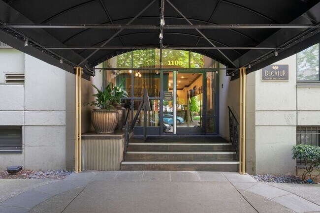 Building Photo - 1105 Spring St