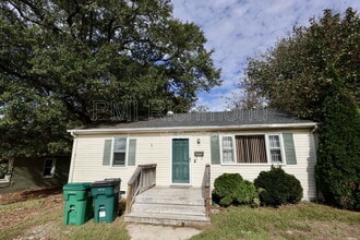 Building Photo - 204 North Juniper Ave