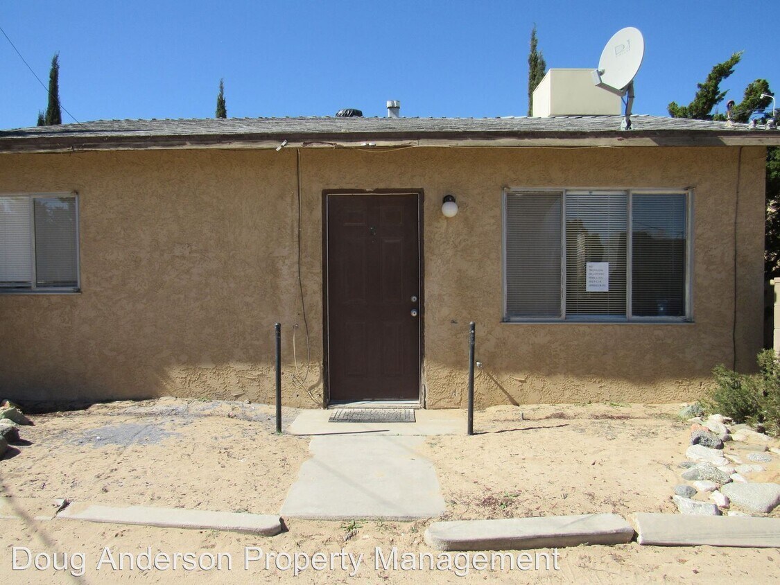 Primary Photo - 4024 W Ave L